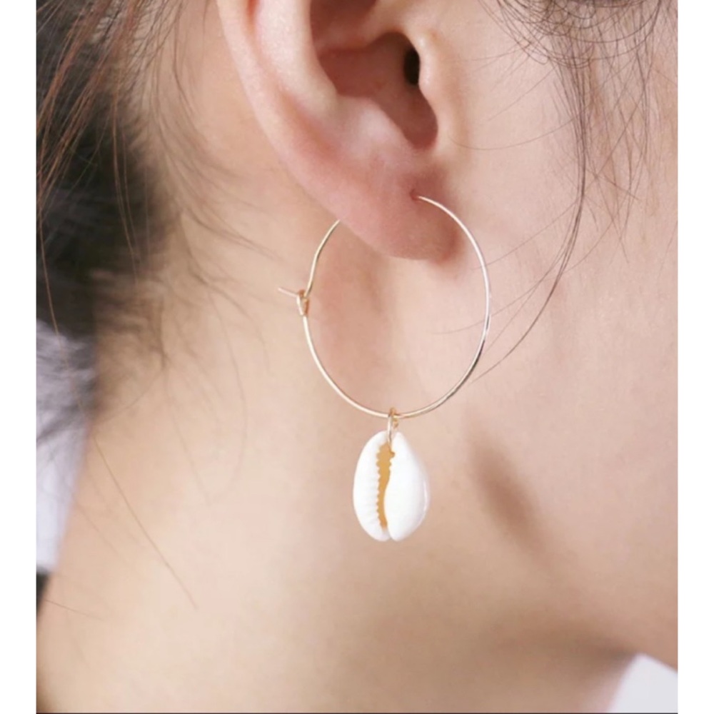 ✨Drop Shell Hoops✨